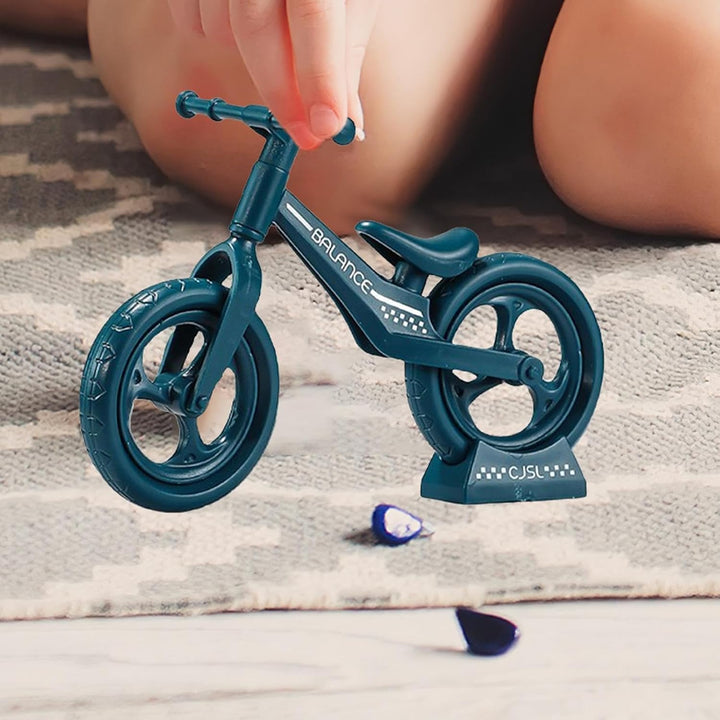 1Pc Random Color Small Finger Cycling, Small Mountain Cycling Figure Finger, Finger Bikes Scooter Tiny Toy, Small Mountain Cycling Figure Finger Playing Toy, Desktop Decoration