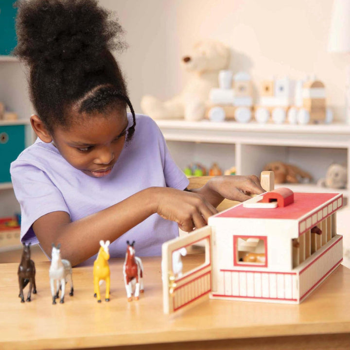 Take-Along Show-Horse Stable Play Set with Wooden Stable Box and 8 Toy Horses