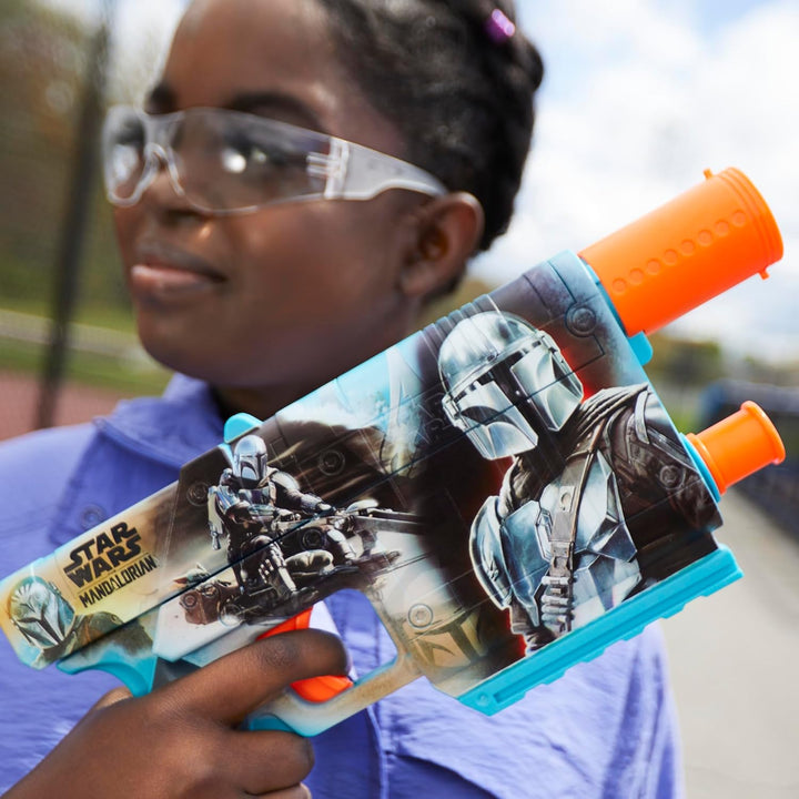 Star Wars the Mandalorian Dart Blaster, 12 Elite Darts, Internal Clip, Toy Foam Blasters for 8 Year Old Boys & Girls & Up