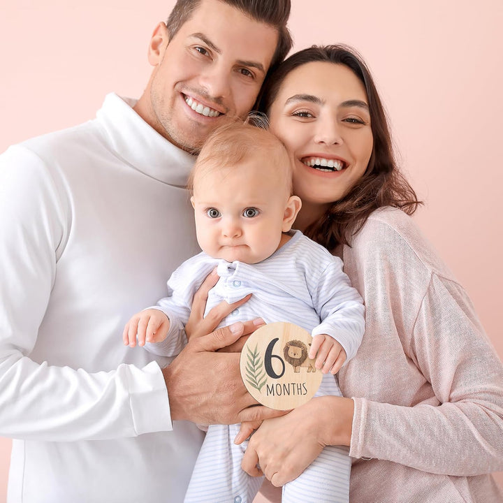 Baby Monthly Milestone Cards Sign - 7 Double Sided Animals Marker Wooden Circles Discs Newborn Photography Prop, Pregnancy Journey Birth Announcement Sign Baby Boy and Girl Gift Sets
