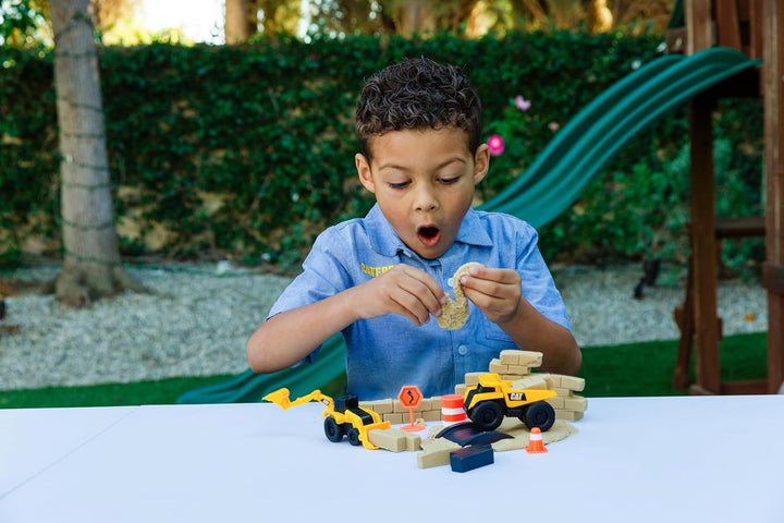 Construction Toys, Dig N' Build Dirt Playset with 10 Oz of Compound, 2 Little Machine Vehicles, Ages 3+