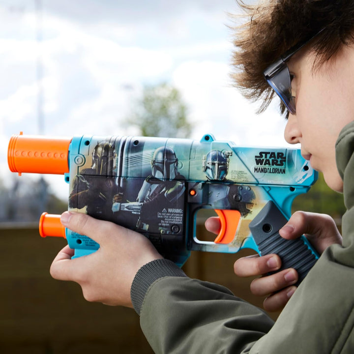 Star Wars the Mandalorian Dart Blaster, 12 Elite Darts, Internal Clip, Toy Foam Blasters for 8 Year Old Boys & Girls & Up
