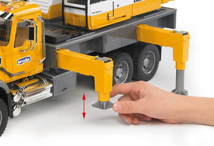 02818 Mack Granite Liebherr Crane Truck