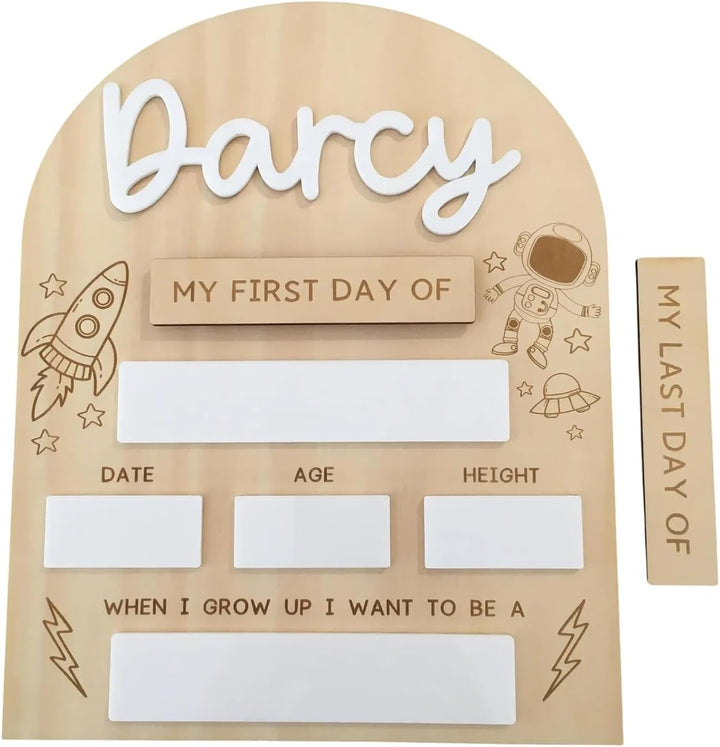 Personalized First and Last Day of School Chalkboard Sign, Custom Back to School Board for Kindergarten, Capture Sweet Memories, Ideal for Photos, Eco-Friendly Material, Durable Design