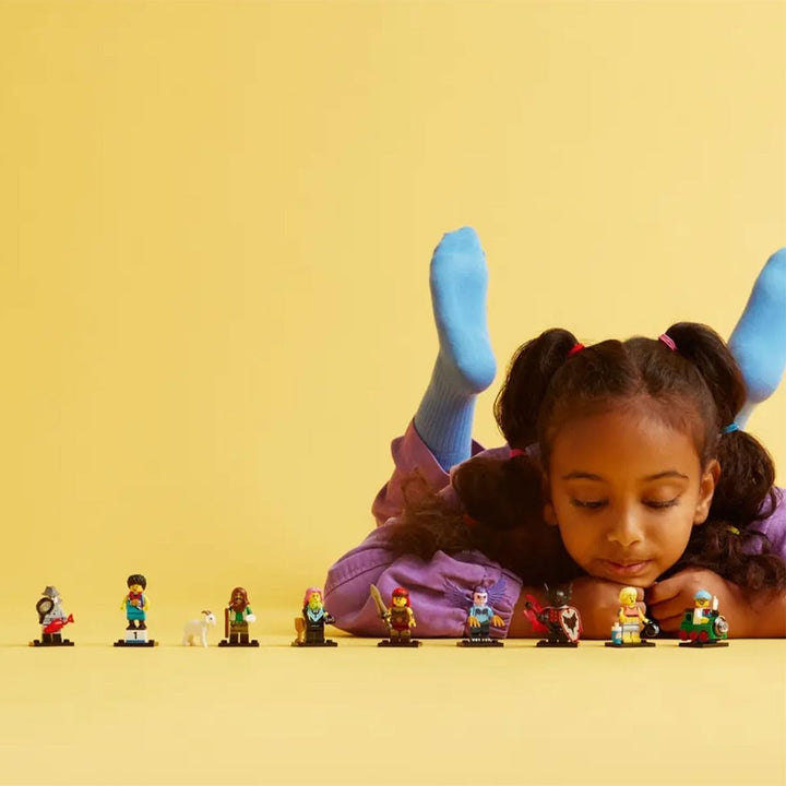 Minifigures Series 25 Collectible Figures, Surprise Adventure Toy Building Set for Independent Play, Gift Idea for Boys, Mystery Figures, Girls and Kids Aged 5 Years Old and Up, 71045