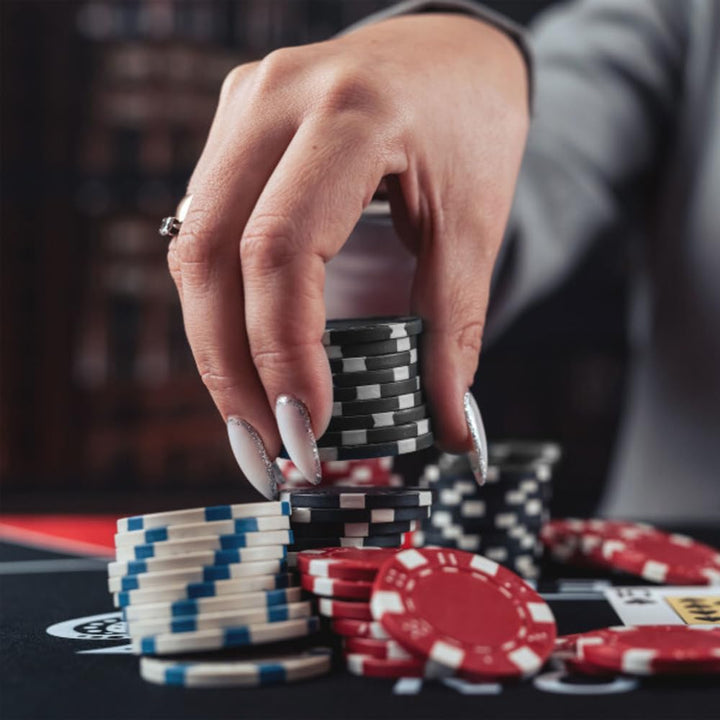 Poker Chip Set - 11.5G Poker Set with Cards, Buttons, Carrying Case, and 500 Poker Chips for Texas Hold'Em and Blackjack Games by
