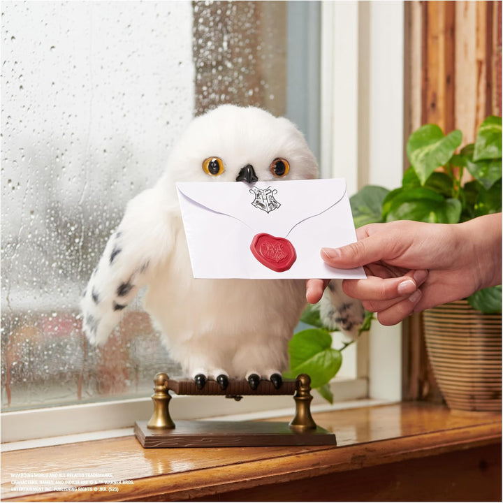 Harry Potter, Enchanting Hedwig Interactive Owl with over 15 Sounds and Movements and Hogwarts Envelope, Kids Toys for Ages 5 and Up
