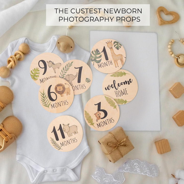 Baby Monthly Milestone Cards Sign - 7 Double Sided Animals Marker Wooden Circles Discs Newborn Photography Prop, Pregnancy Journey Birth Announcement Sign Baby Boy and Girl Gift Sets