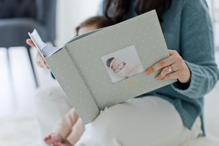 Baby Photo Album, Keepsake Book for New and Expecting Parents, Gender-Neutral Baby Accessory, Ideal Gift for Baby Shower, Holds 200 Pictures, Gray and White Polka Dot