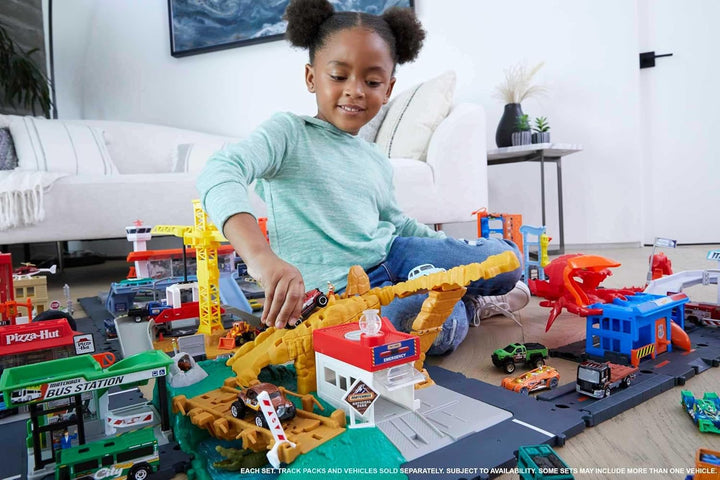 City Toy Track Set, Downtown Car Park Playset with 1:64 Scale Vehicle, 4 Levels, Working Lift & Exit Chute