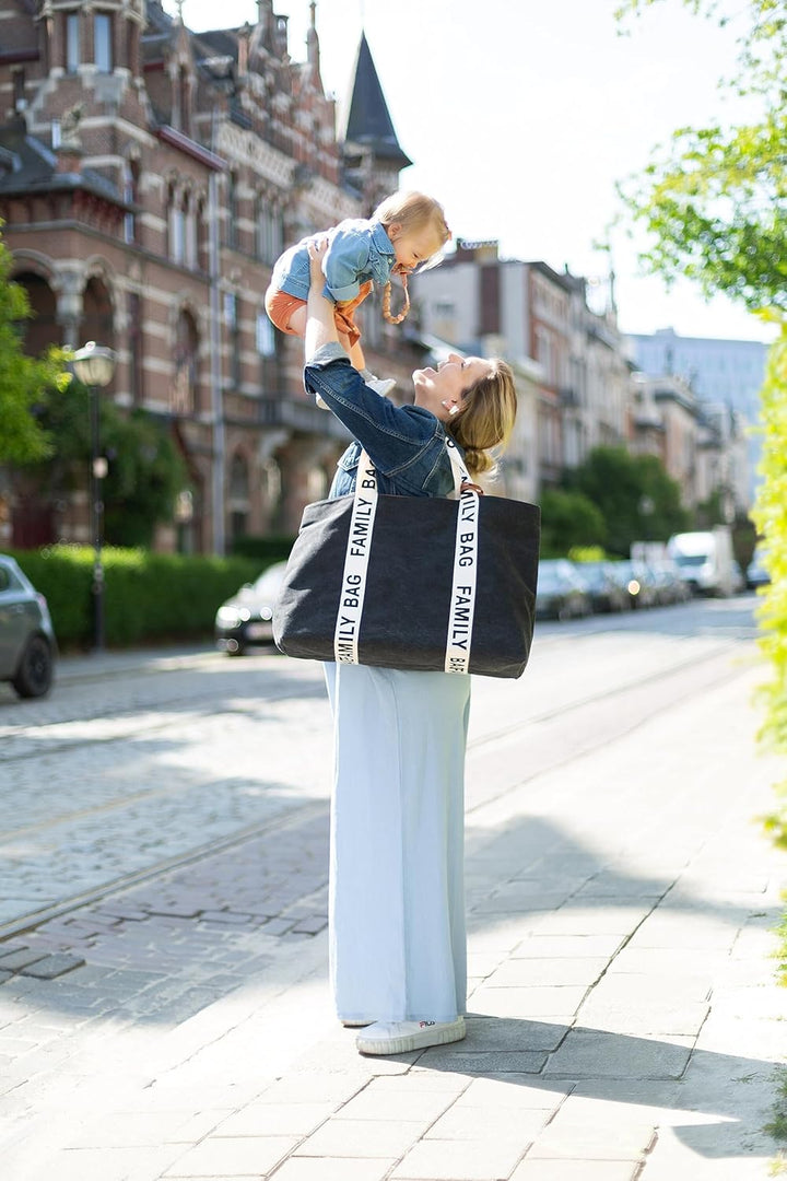 Signature Family Bag