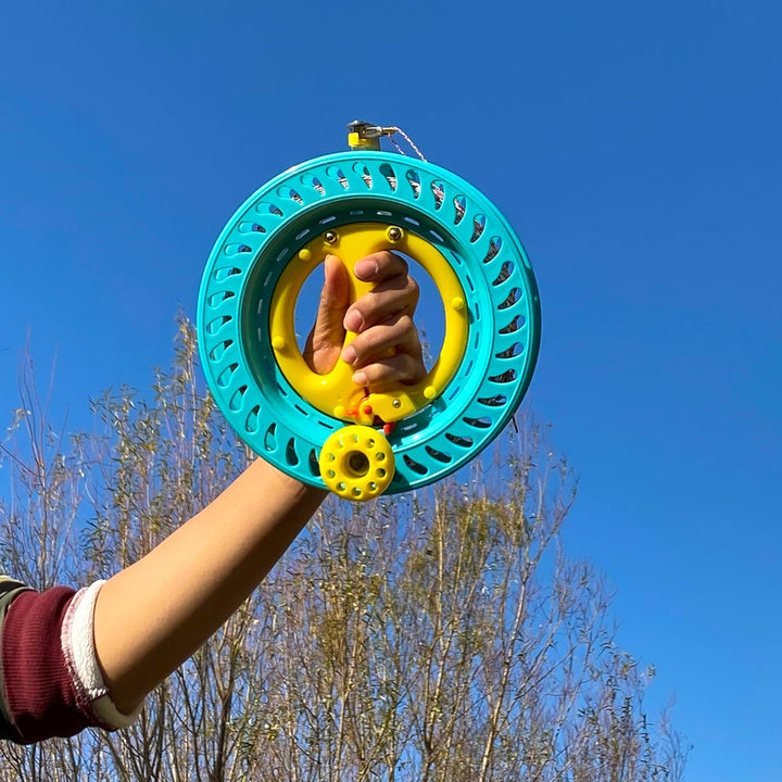8.7In Lockable Kite Reel Winder with 500Ft 120Lb Dacron Line Smooth Rotation for Single Line Inflatable Delta Octopus Kite Flying