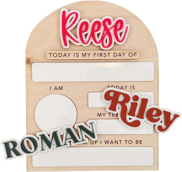 Personalized First and Last Day of School Chalkboard Sign, Custom Back to School Board for Kindergarten, Capture Sweet Memories, Ideal for Photos, Eco-Friendly Material, Durable Design
