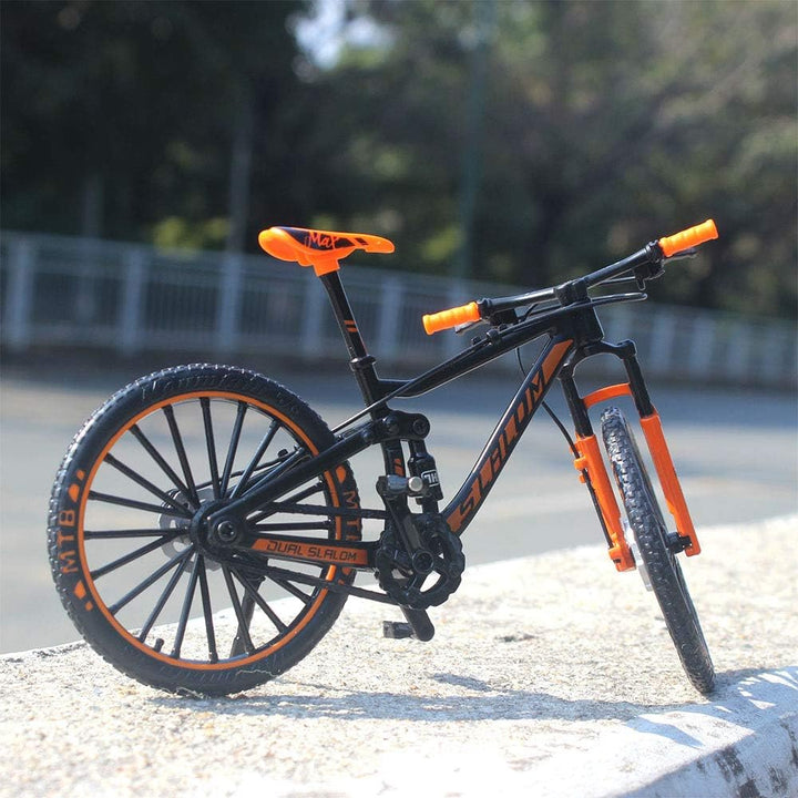 Alloy Mountain MTB Bicycle Ornament Model Bike Cake Topper Racing DH Bike Mountain Finger Bicycle Toy Mini XC Bicycle Vehicles Party Decorations Crafts for Home (Black Orange)