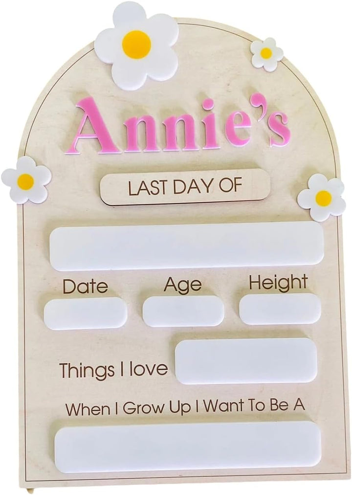 Personalized First and Last Day of School Chalkboard Sign, Custom Back to School Board for Kindergarten, Capture Sweet Memories, Ideal for Photos, Eco-Friendly Material, Durable Design