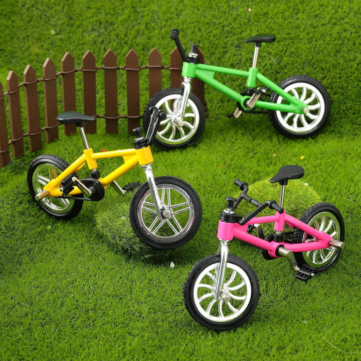 24 Pcs Kids Mini Finger Bikes Party Favors Miniature Fidget Bicycle Toy Metal Finger Bikes for Students Class Prizes Birthday Gift Goodie Bag Stuffers Carnival Prizes Christmas Stocking Fillers
