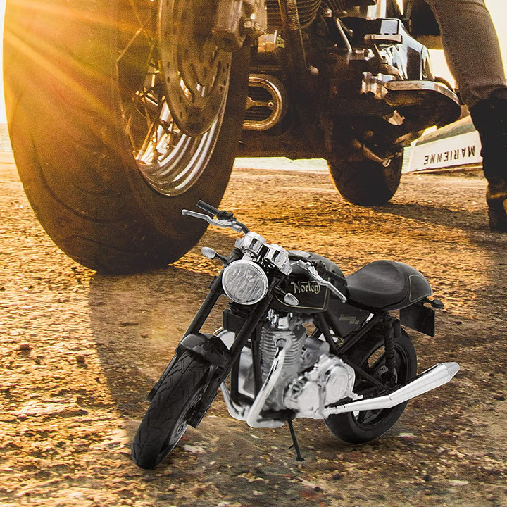 Die Cast Motorcycle Yellow Suzuki DR-Z400S, 1:18 Scale